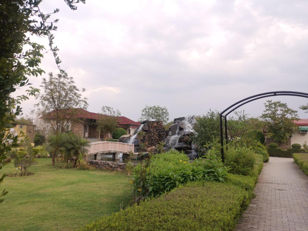 Astroport Sariska Treetop By Eight Continents Tehla Eksteriør billede